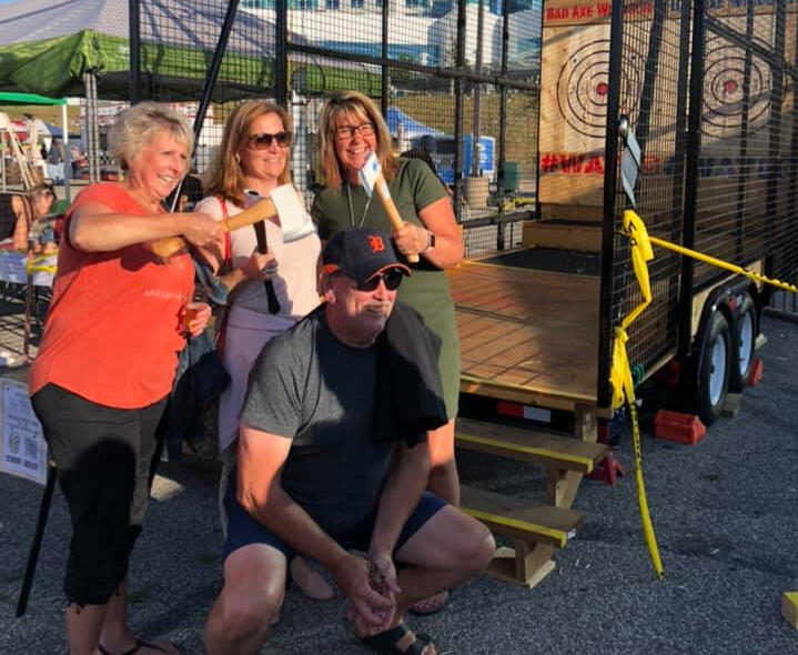Group picture in front of the trailer